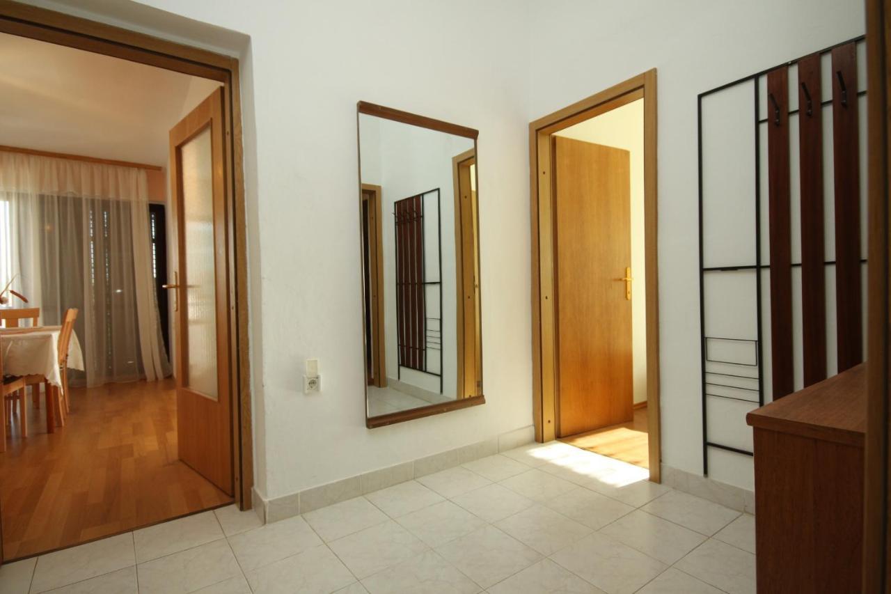 Apartments With A Swimming Pool Pula - 7356 ภายนอก รูปภาพ