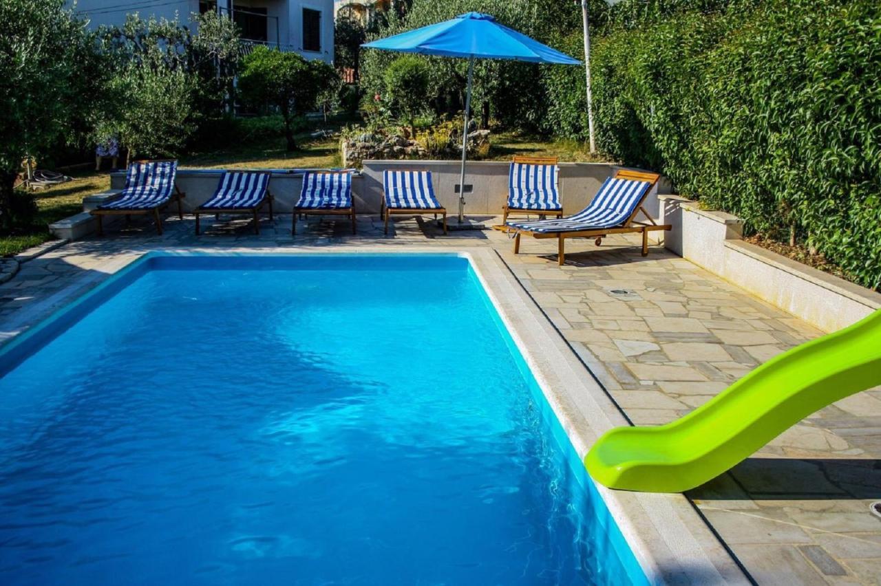 Apartments With A Swimming Pool Pula - 7356 ภายนอก รูปภาพ