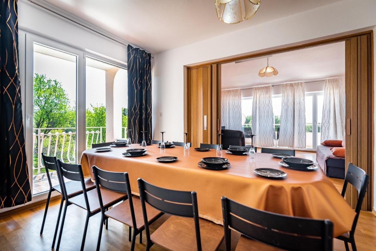 Apartments With A Swimming Pool Pula - 7356 ภายนอก รูปภาพ