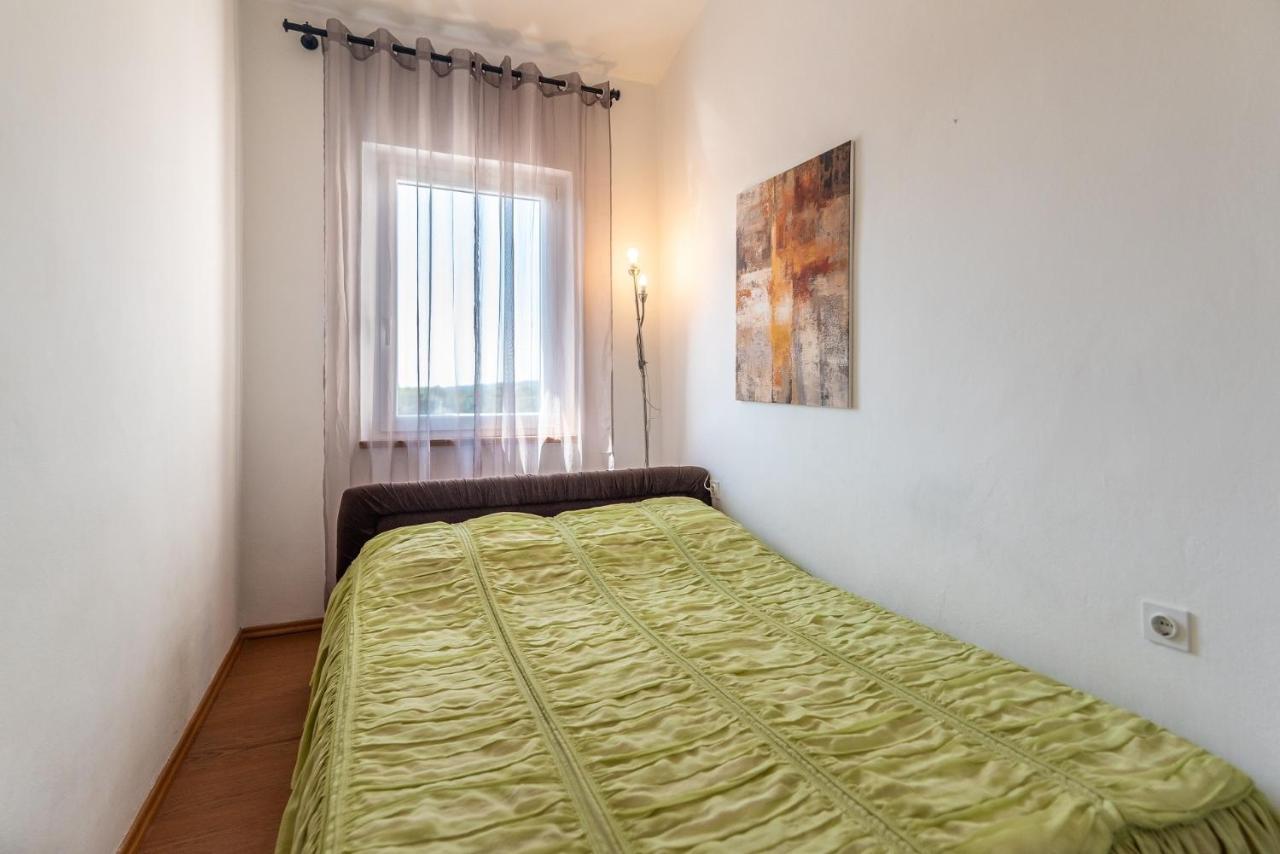 Apartments With A Swimming Pool Pula - 7356 ภายนอก รูปภาพ