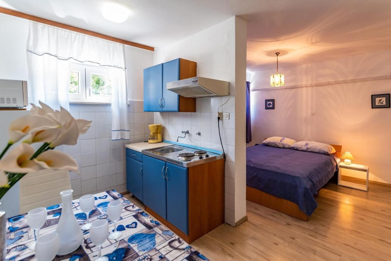 Apartments With A Swimming Pool Pula - 7356 ภายนอก รูปภาพ